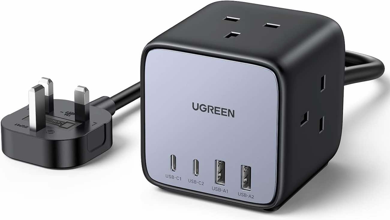 UGreen 7 in 1 Charger / 3 AC Outlets + 2 Type-C Ports + 2 USB Ports / 65W Power